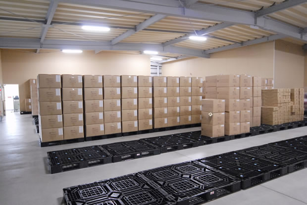 完成商品の出荷はすべて自社工場から